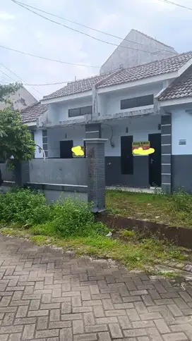 Rumah  Cantik Kembiritan Genteng