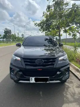 Toyota Fortuner 2.4 AT VRZ TRD Sportivo 2019