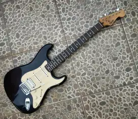 Gitar Squier Bullet Stratocaster Made In Indonesia