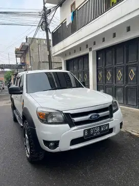 Ford ranger xlt 2009 istimewa siap pake