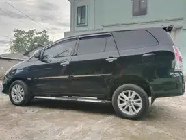 Toyota Kijang Innova 2010 Bensin