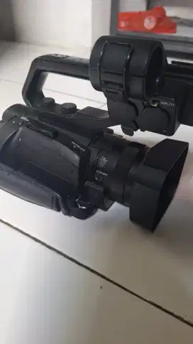 Dijual Kamera Camcorder Sony PXW X70 kondisi Baik