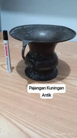 Pajangan Kuningan Antik