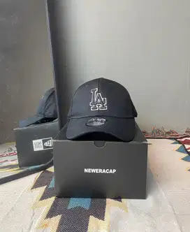Topi Baseball MLB Caps Logo LA Hitam List Putih Topi Baseball MLB LA