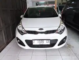 Mulus KIA RIO 1.4 SE CVT 2014