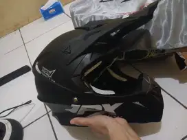 Helm jpx baru belom dipakai