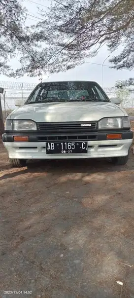 Di jual Mazda 323 XGS '88