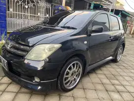 Toyota ist 2003 Bensin