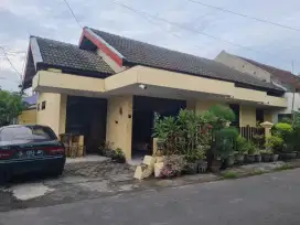 Rumah Hook Strategis Area Perumahan Kota