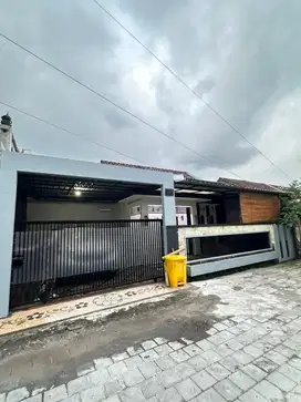 Disewakan rumah dan isinya