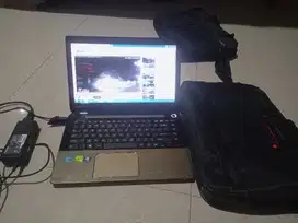 Toshiba Satellite L40-A Intel Core i3