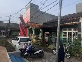 Rumah murah di perumnas 1 karawaci depan taman