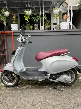 Vespa Primavera IGET 2016