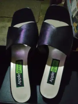 Sendal wanita Apple green