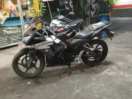 Honda CBR 150 R tahun 2014