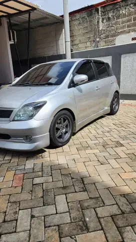 Toyota ist 2003 Bensin