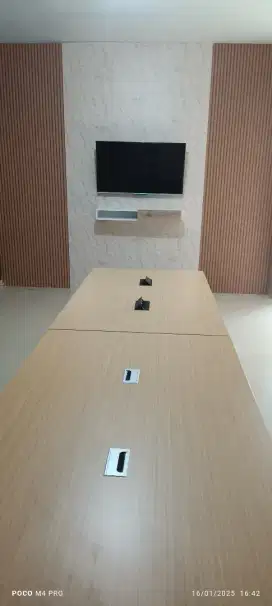 Meja meeting ukuran 4 meter