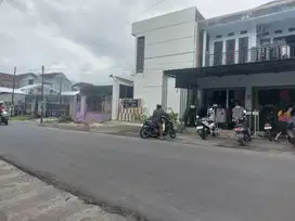 Rumah Ruko di pinggir jalan babakan kota Mataram