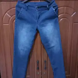Celana Jeans pria Biru Size 32 Warna Biru Bahan Adem Premium