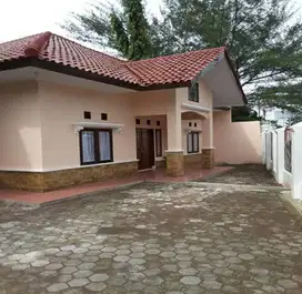 DIJUAL Rumah 1 LT SHM 4 KT 2 KM Posisi Hook Pinggir Jalan Utama