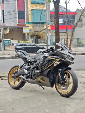 KAWASAKI ZX25R ABS QS TAHUN 2022 LOW KM PAJAK HIDUP SIAP NGEBLAR