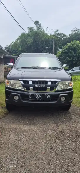 Isuzu panther LV TURBO 2012