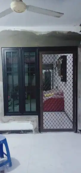Pintu kasa nyamuk aluminium