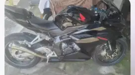 Di jual Honda CBR 250R tahun 2021