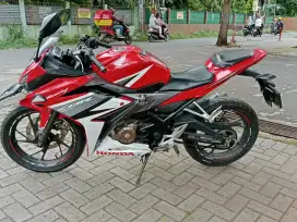 Di jual Honda CBR th 2017 surat lengkap