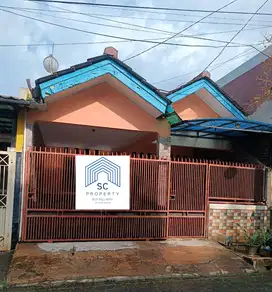 Dijual Rumah 2lt Semi Furnish Murah!! di Taman Royal 1, Kota Tangerang