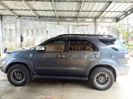 TOYOTA FORTUNER G DIESEL 2010 AUTOMATIC