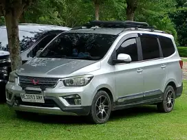 Wuling Confero S