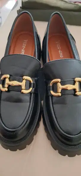 Sepatu Doc Mart
