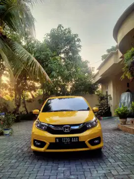 Honda Brio E CVT/MATIC 2022 KUNING