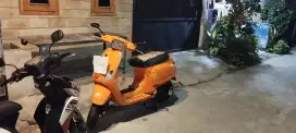 Motor Vespa Piaggio S 150 orange mulus