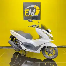 Honda PCX Tahun 2022 putih km low plat DKI Pusat