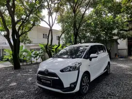 KM 65.000 Toyota Sienta 1.5 V CVT Matic 2016 Putih ASTINA MOBIL