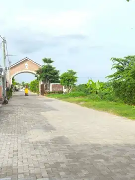 Rumah Ala Inggris Raya di Pasar Kemis Tangerang