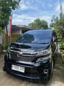 Toyota Vellfire Z 2.4 AT PREMIUM SOUND