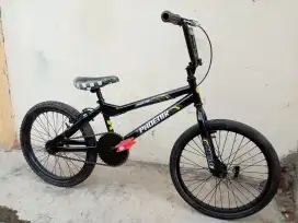 SEPEDA BMX 20. NOKEN MULUS KOKOH SIAP PAKAI, LOKASI KEMILING, NEGO.