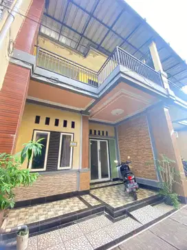 Rumah dua lantai
