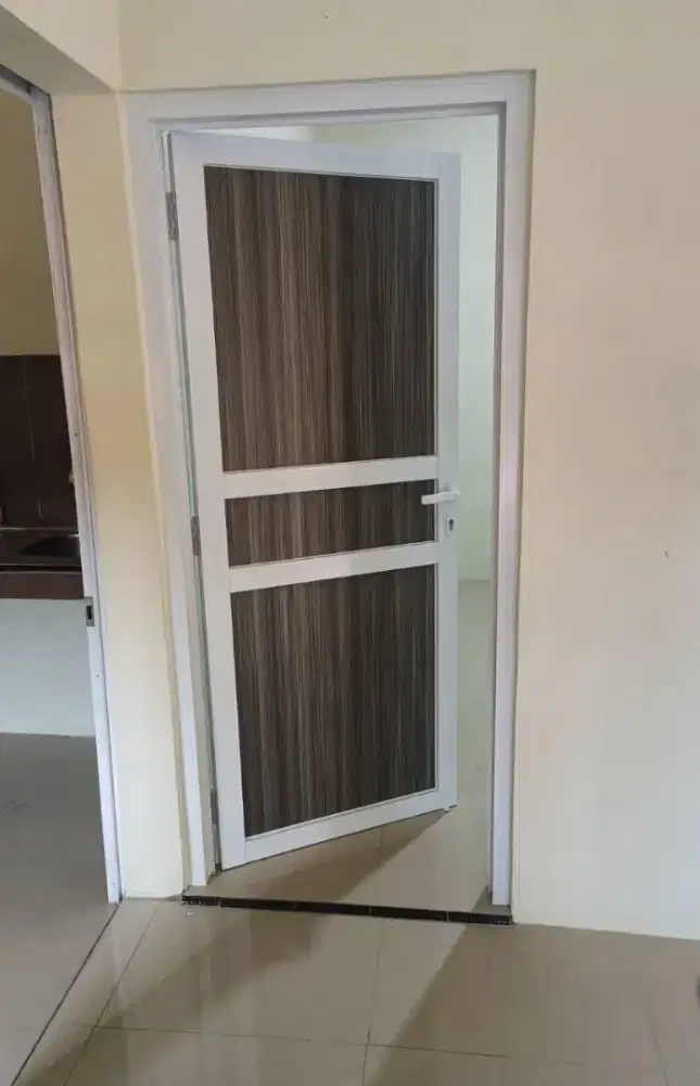 Pintu alumunium