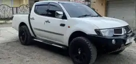 Mitsubishi Triton GLS 2.5 dobel cabin 4x4 manual tahun 2008