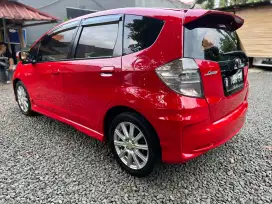 HONDA JAZZ RS AT 2014 TANGAN 1 DARI BARU