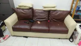 Jual sofa 3 baris bahan kulit masih bagus