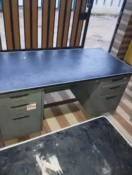 Di Jual meja kantor bahan dari besi