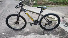 Sepeda gunung MTB Polygon Monacrh 5 jarang dipake