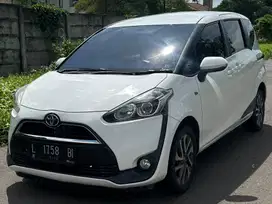 TDP 30JT Toyota Sienta 1.5 V Automatic 2017 Putih