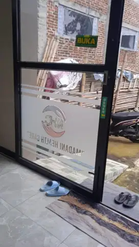 Cutting sticker sandblast stiker buram silver kantor rumah gedung toko