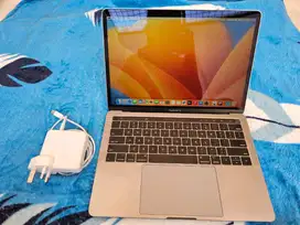 MacBook Pro 2019 Touchbar Intel Core i7 RAM 16/256 GB Like New Bisa TT